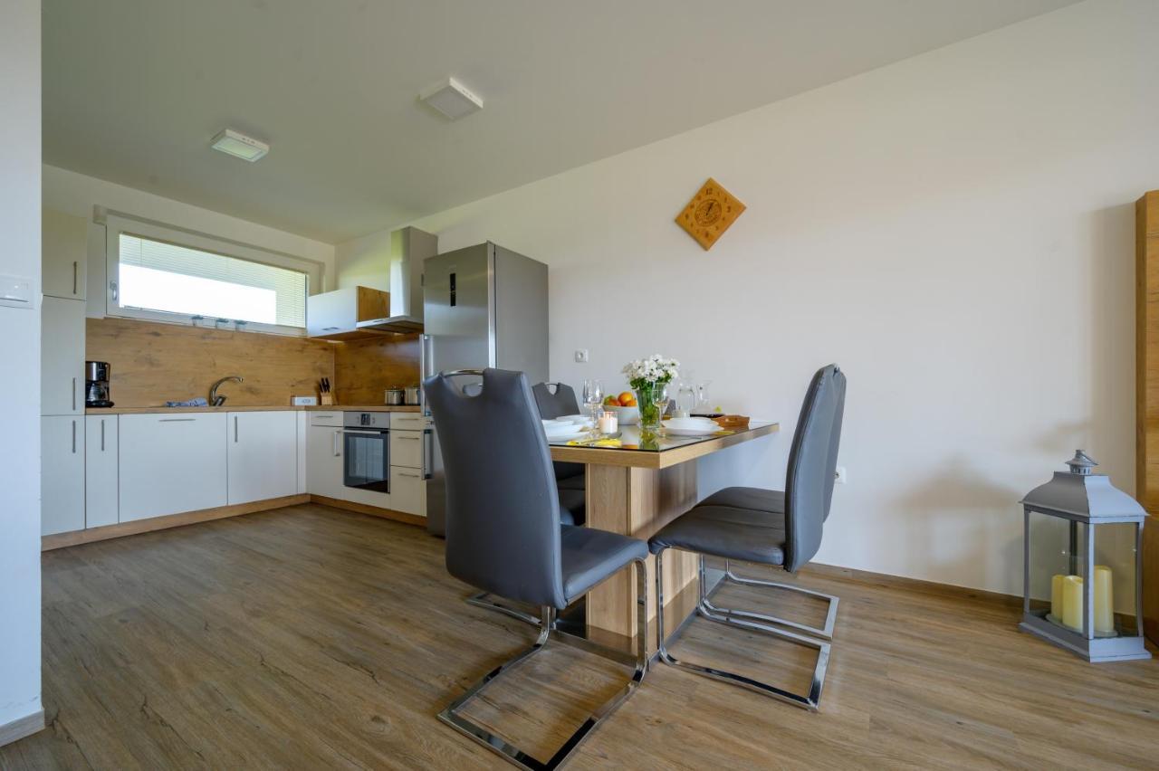 Family Apartment 摩拉瓦托普利采 外观 照片