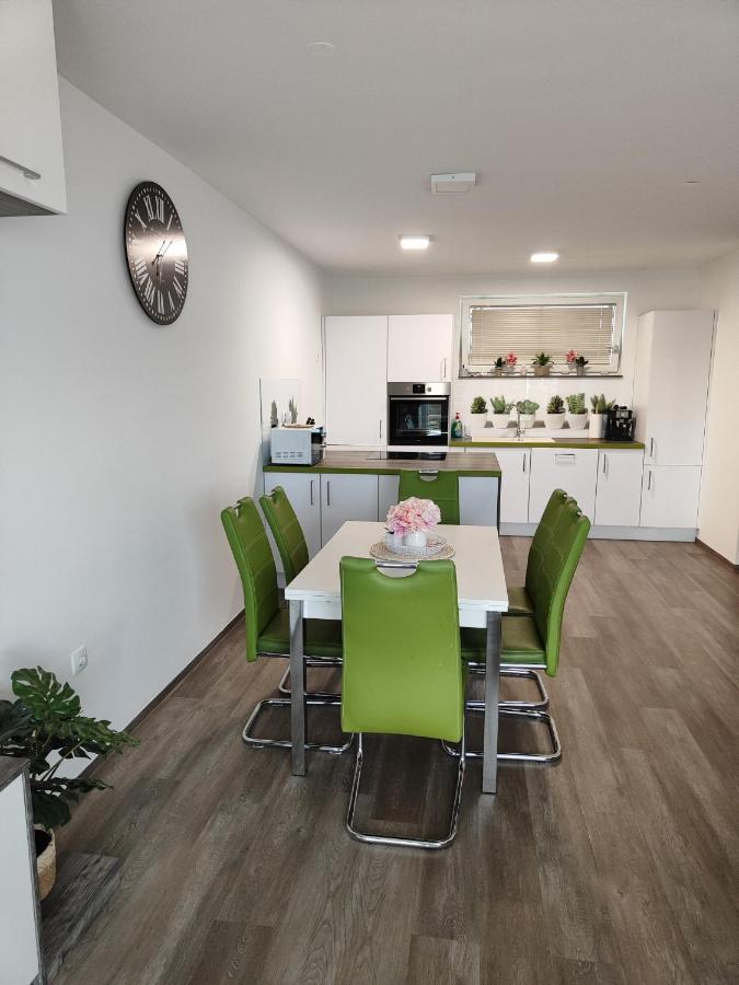 Family Apartment 摩拉瓦托普利采 外观 照片