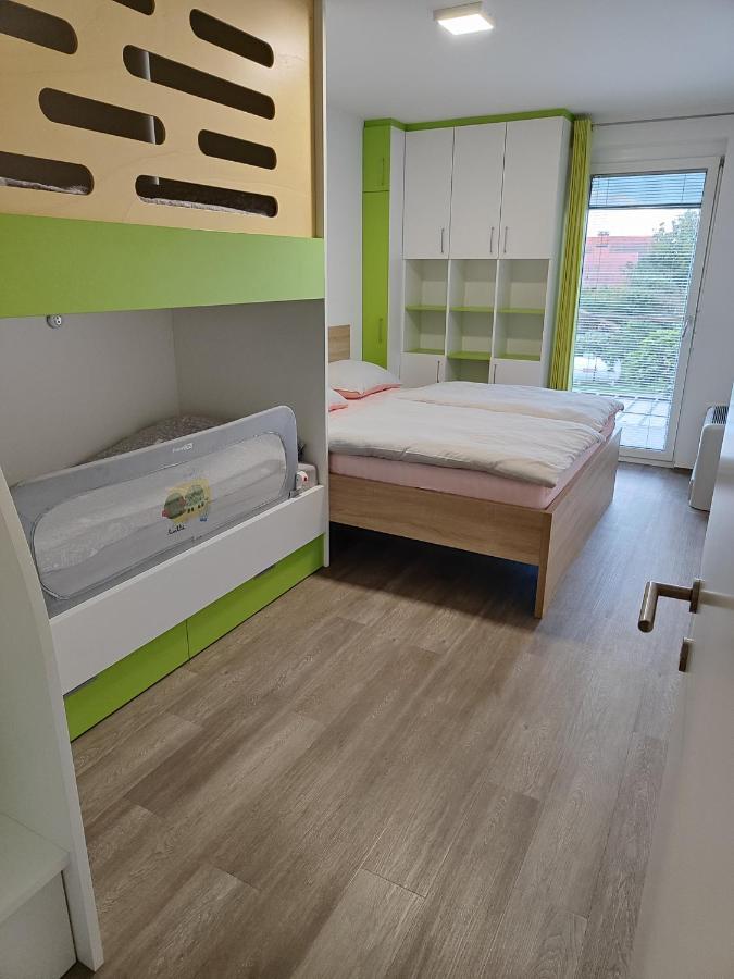 Family Apartment 摩拉瓦托普利采 外观 照片