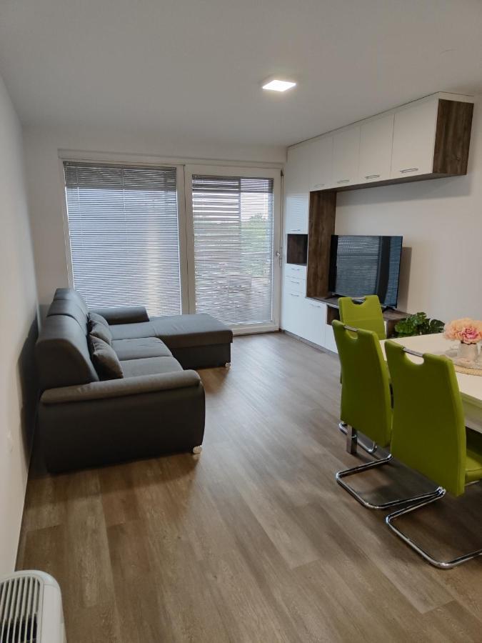 Family Apartment 摩拉瓦托普利采 外观 照片