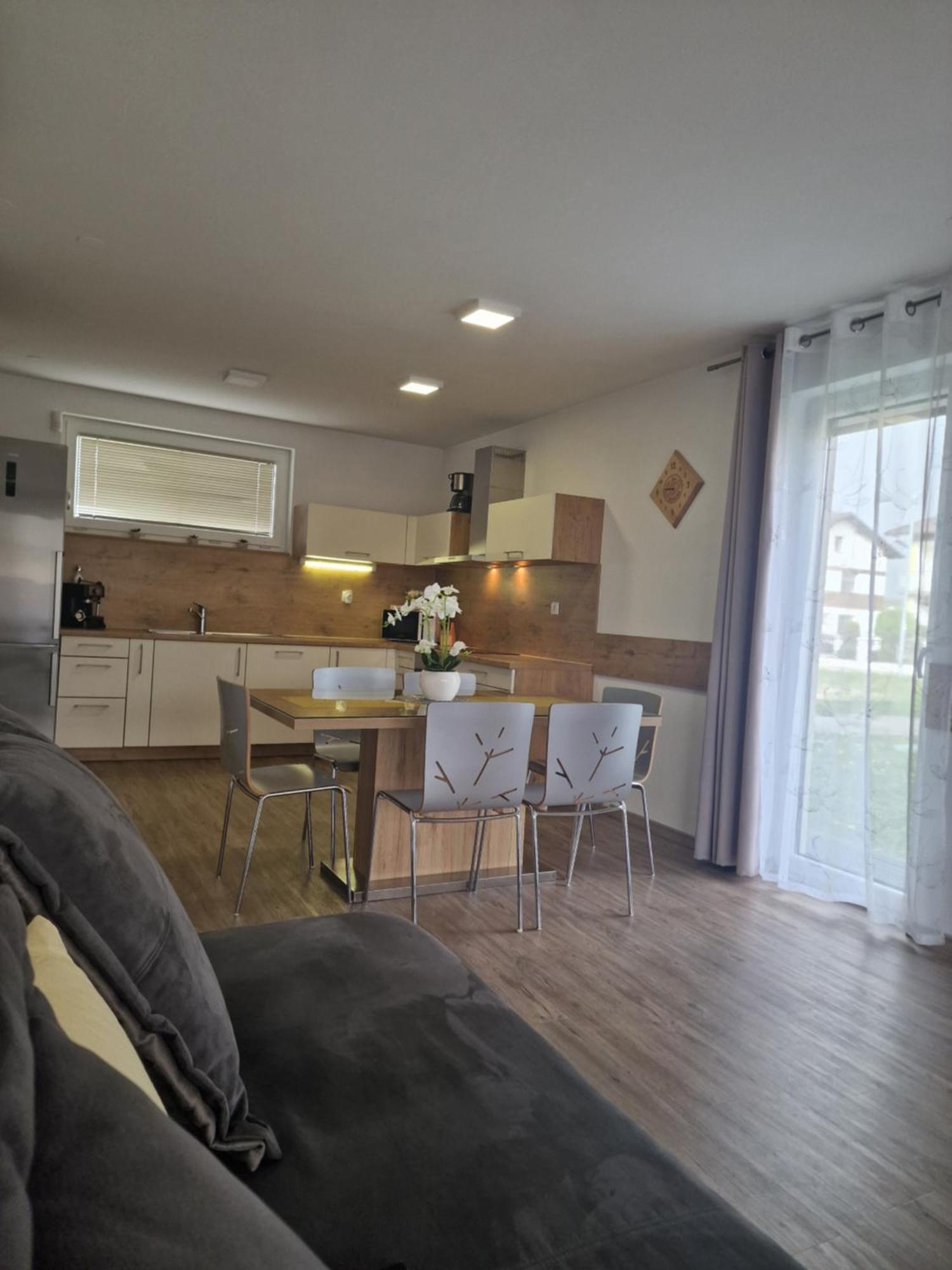 Family Apartment 摩拉瓦托普利采 外观 照片